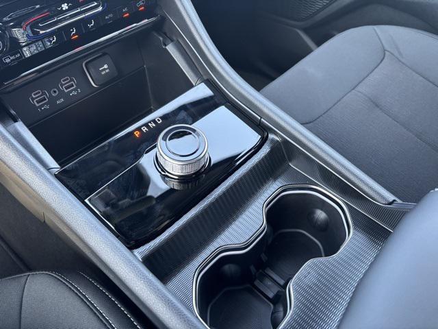 Photo of 2025 Bright White Clearcoat Jeep Grand Cherokee