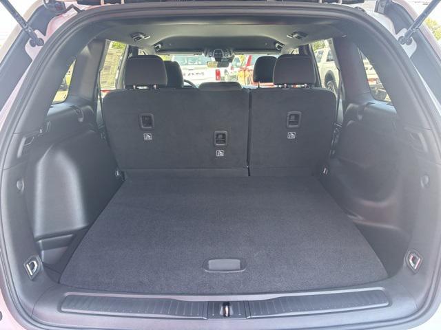 Photo of 2025 Bright White Clearcoat Jeep Grand Cherokee