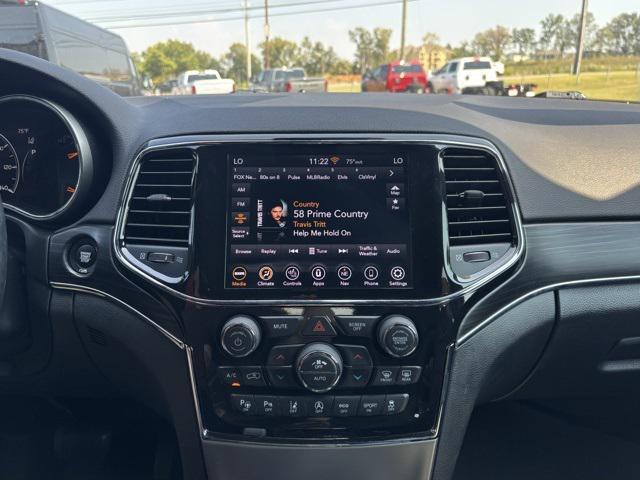 Photo of 2021 Bright White Clearcoat Jeep Grand Cherokee