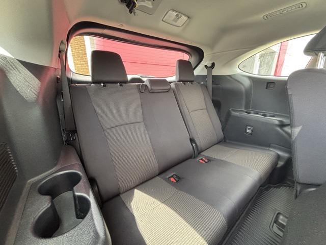 Photo of 2024 Moon Dust Toyota Highlander