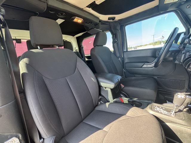 Photo of 2018 Rhino Clearcoat Jeep Wrangler JK