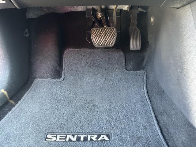 Photo of 2015 Super Black Nissan Sentra