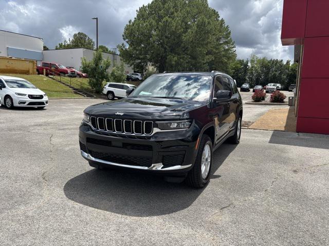 Photo of 2025 Diamond Black Crystal Pearlcoat Jeep Grand Cherokee L