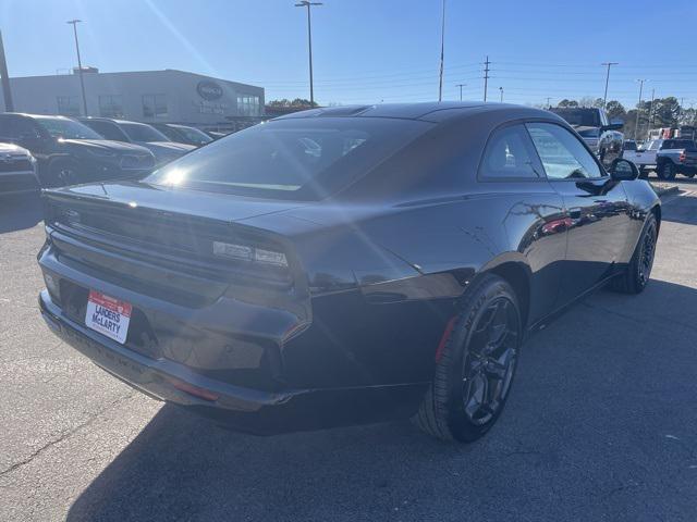 Photo of 2025 Diamond Black Crystal Pearlcoat Dodge Charger Daytona