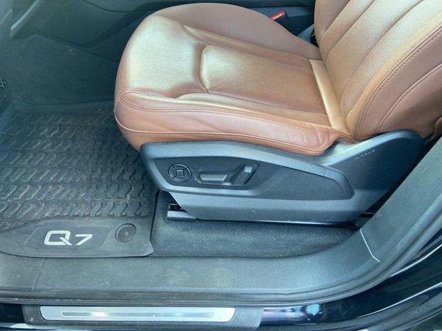 Photo of 2020 Black Audi Q7