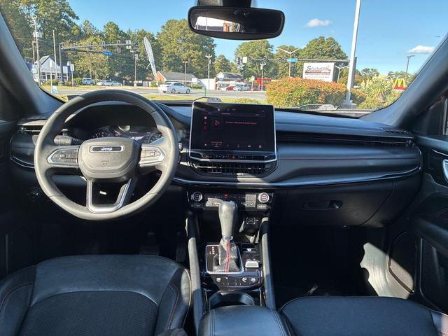 Photo of 2023 Redline Pearlcoat Jeep Compass