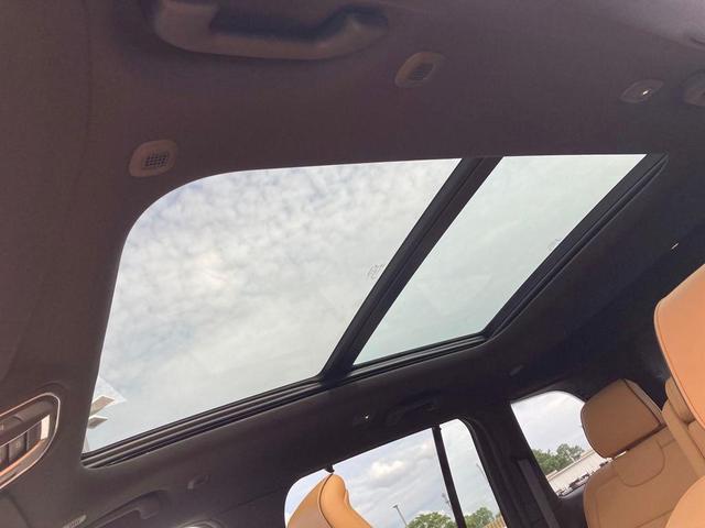 Photo of 2025 Bright White Clearcoat Jeep Grand Cherokee