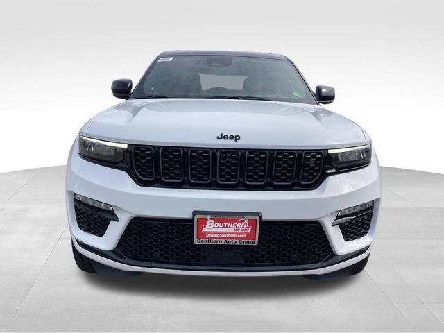Photo of 2025 Bright White Clearcoat Jeep Grand Cherokee