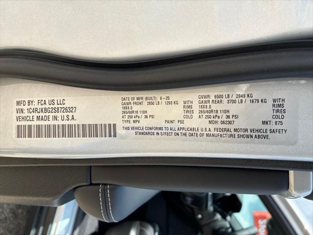 Photo of 2025 Silver Zynith Jeep Grand Cherokee L