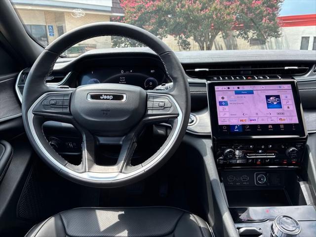 Photo of 2025 Silver Zynith Jeep Grand Cherokee L