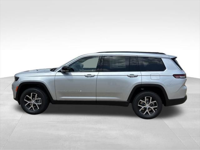 Photo of 2025 Silver Zynith Jeep Grand Cherokee L