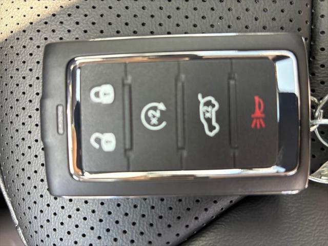 Photo of 2025 Silver Zynith Jeep Grand Cherokee L