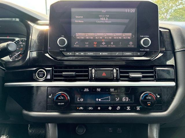 Photo of 2022 Super Black Nissan Pathfinder