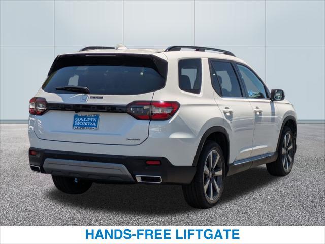 Photo of 2025 Platinum White Pearl Honda Pilot