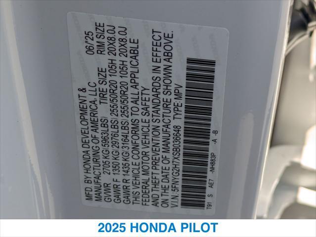Photo of 2025 Platinum White Pearl Honda Pilot