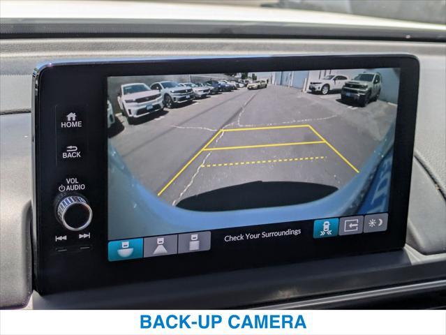 Photo of 2025 Platinum White Pearl Honda Pilot