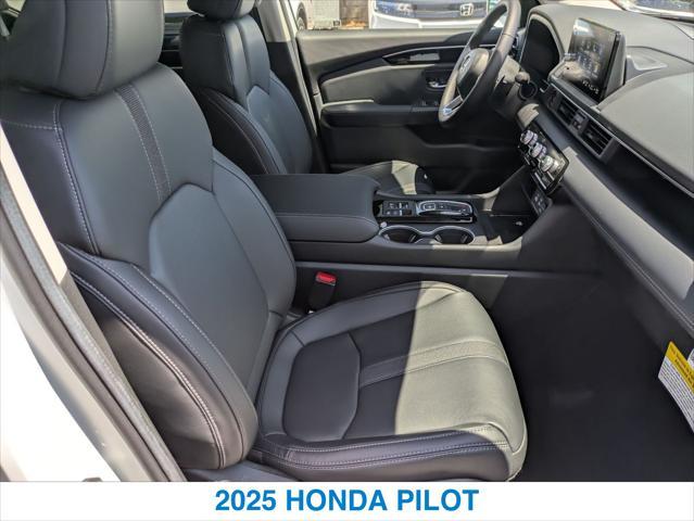 Photo of 2025 Platinum White Pearl Honda Pilot
