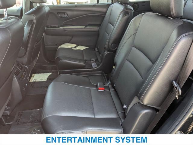 Photo of 2022 BLACK Honda Pilot