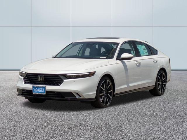 Photo of 2025 Platinum White Pearl Honda Accord Hybrid