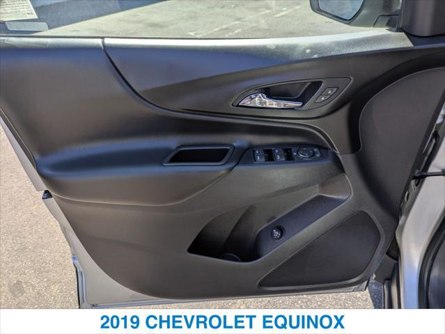 Photo of 2019 SILVER Chevrolet Equinox
