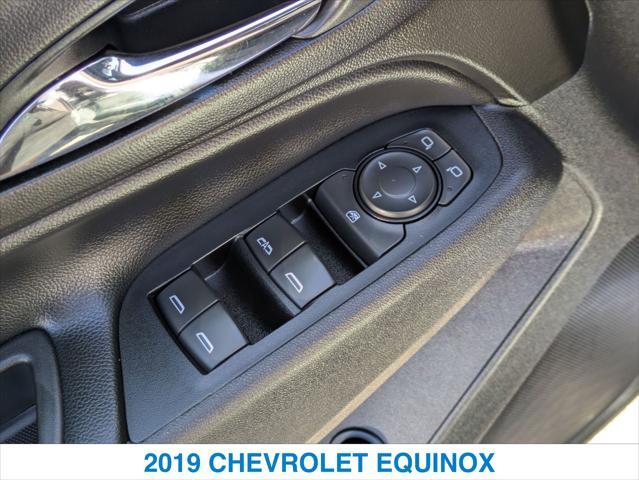 Photo of 2019 SILVER Chevrolet Equinox