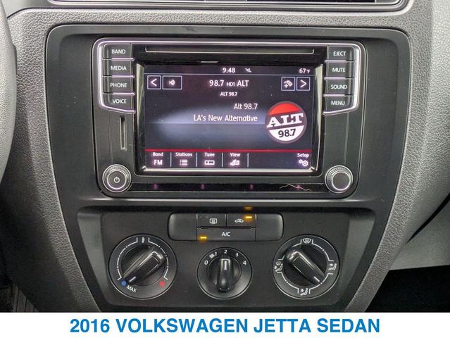 Photo of 2016 GRAY Volkswagen Jetta