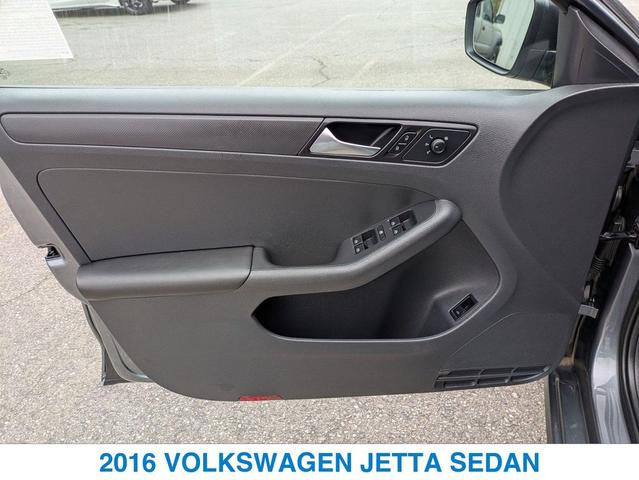 Photo of 2016 GRAY Volkswagen Jetta