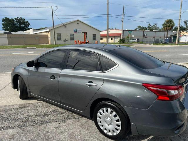 Photo of 2018 Gun Metallic Nissan Sentra