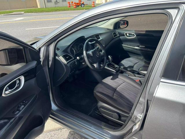 Photo of 2018 Gun Metallic Nissan Sentra