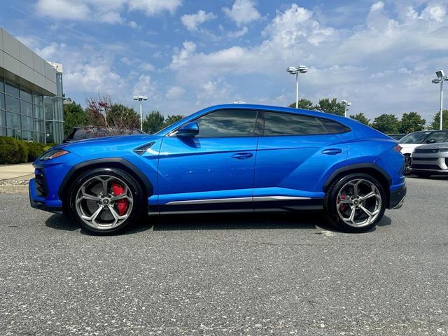 Photo of 2019 Blu Eleos Metallic Lamborghini Urus