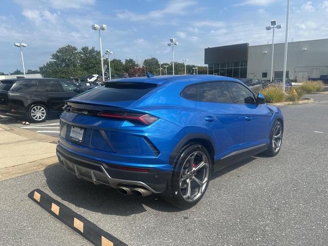 Photo of 2019 Blu Eleos Metallic Lamborghini Urus