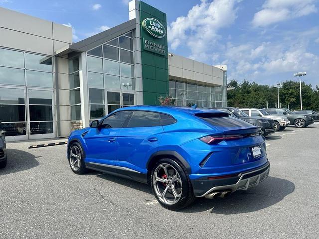 Photo of 2019 Blu Eleos Metallic Lamborghini Urus
