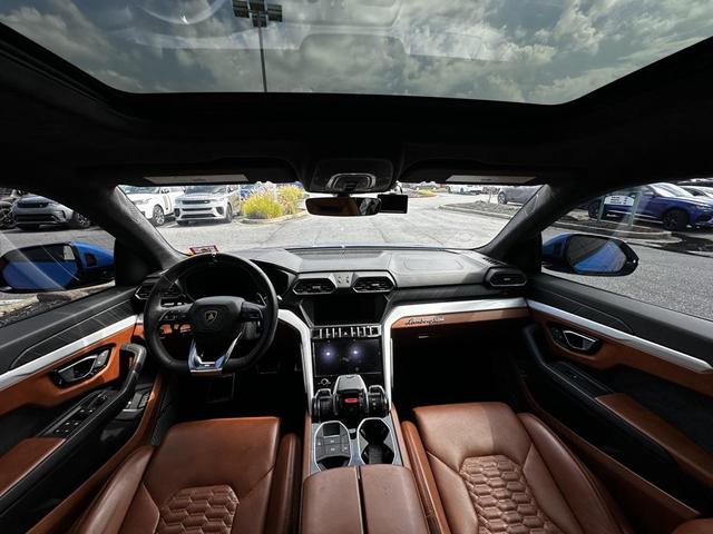 Photo of 2019 Blu Eleos Metallic Lamborghini Urus
