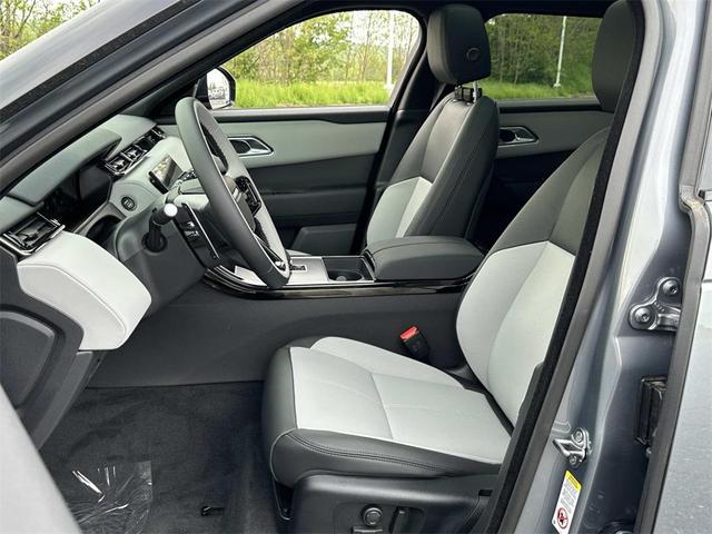 Photo of 2026 Zadar Grey Premium Metallic Land Rover Range Rover Velar