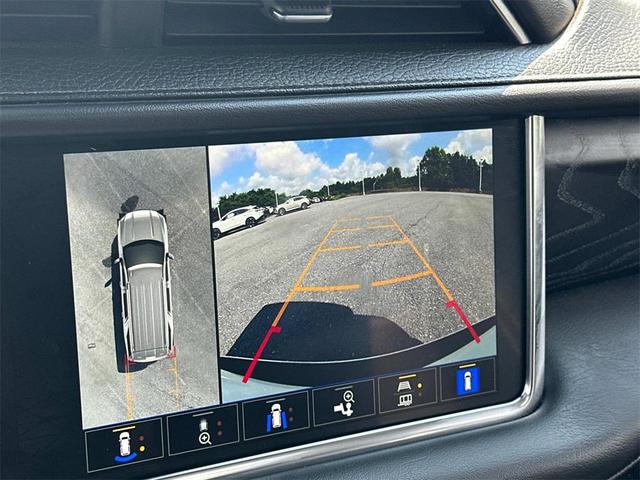 Photo of 2024 Summit White GMC Yukon XL