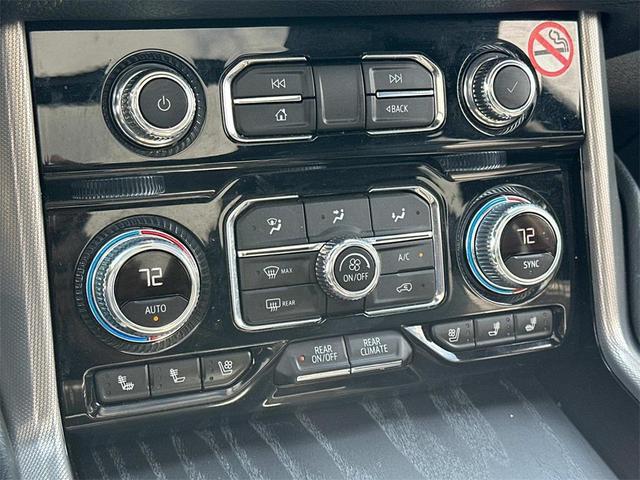 Photo of 2024 Summit White GMC Yukon XL