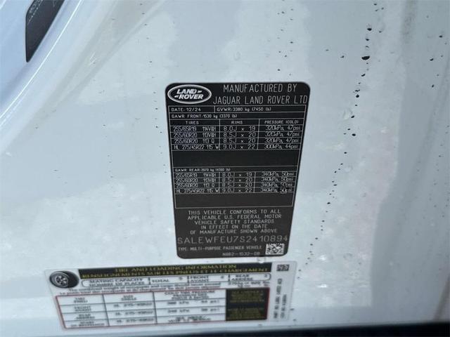Photo of 2025 Fuji White Land Rover Defender