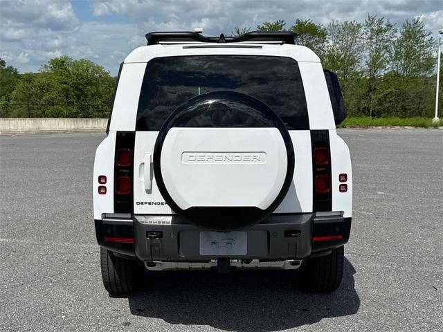 Photo of 2025 Fuji White Land Rover Defender
