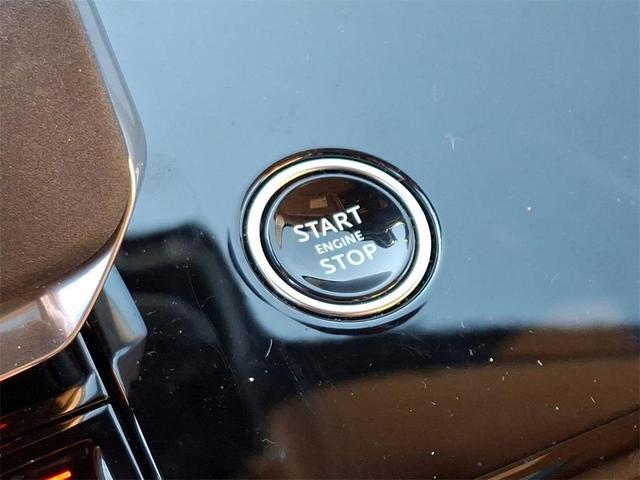 Photo of 2025 Fuji White Land Rover Range Rover Sport