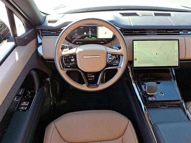 Photo of 2025 Fuji White Land Rover Range Rover Sport
