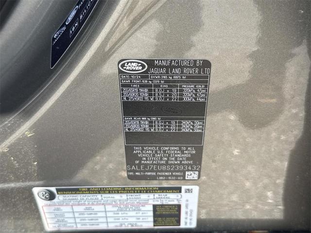 Photo of 2025 Silicon Silver Premium Metallic Land Rover Defender