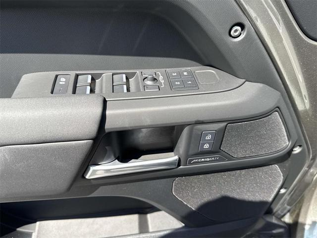 Photo of 2025 Silicon Silver Premium Metallic Land Rover Defender