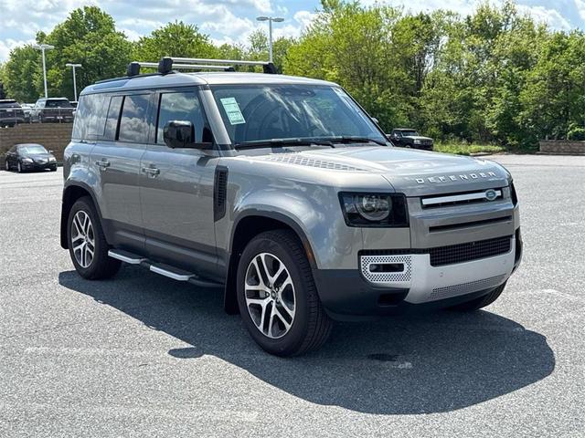 Photo of 2025 Silicon Silver Premium Metallic Land Rover Defender