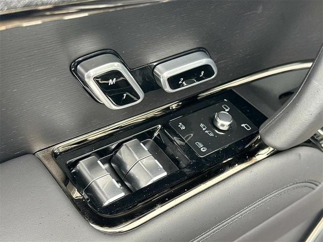 Photo of 2025 Gray Land Rover Range Rover Sport