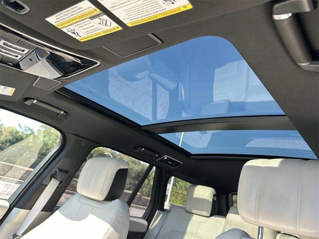 Photo of 2021 Gray Land Rover Range Rover