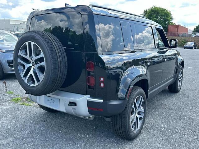 Photo of 2025 Santorini Black Metallic Land Rover Defender
