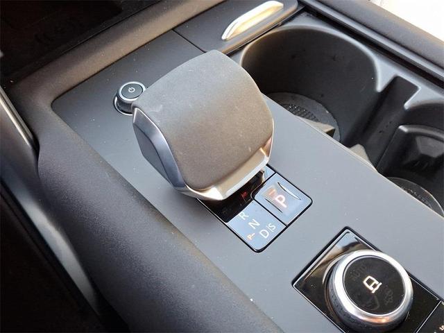 Photo of 2023 Silicon Silver Premium Metallic Land Rover Discovery