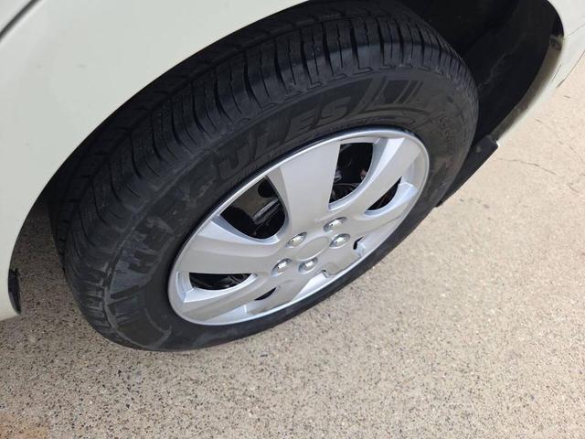 Photo of 2010 White Pearl Nissan Cube
