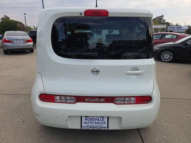 Photo of 2010 White Pearl Nissan Cube