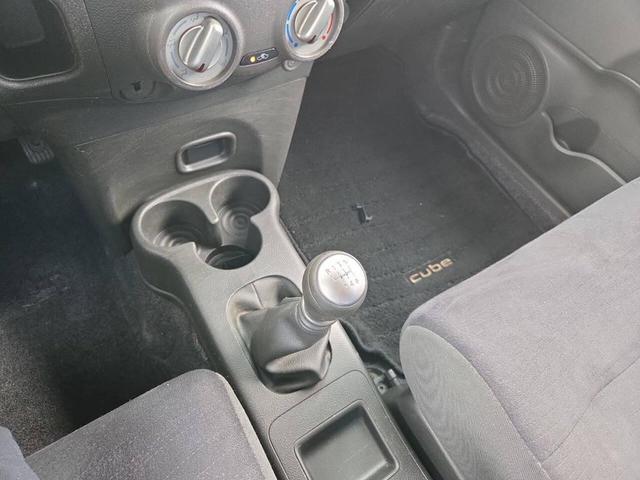 Photo of 2010 White Pearl Nissan Cube